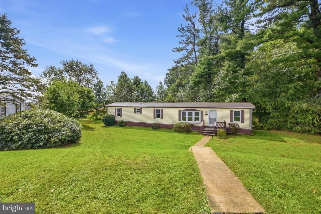 1038 APPLEVILLE ROAD, WEST CHESTER, PA 19380