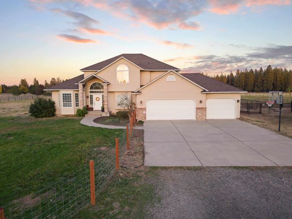 1029 W Crestview Rd, Spokane, WA 99224