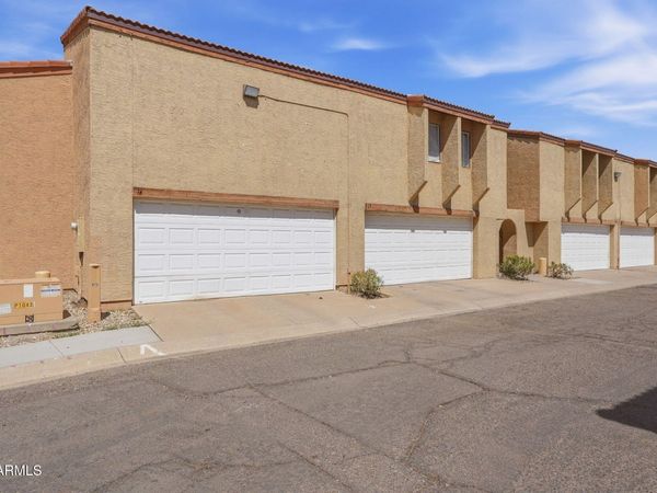 2202 W GLENROSA Avenue, Unit 18, Phoenix, AZ 85015
