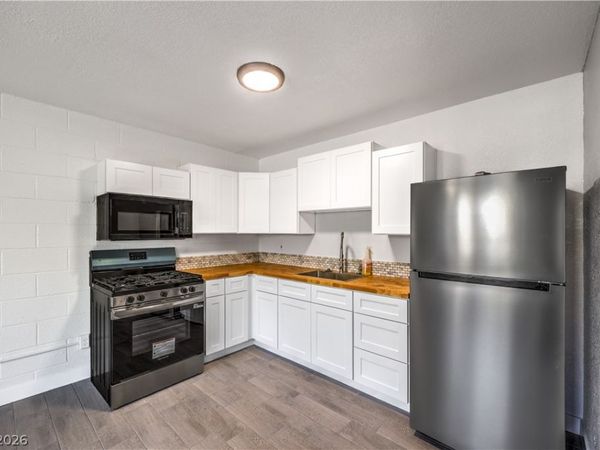 714 E Nelson Avenue, Unit F, North Las Vegas, NV 89030