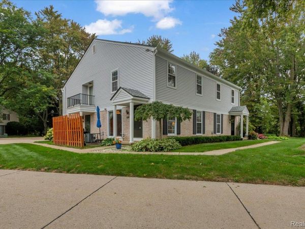 24775 Meadow Creek Drive , Harrison Township, Mi 48045