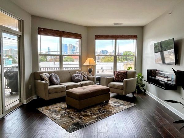 1619 N Farwell AVENUE, Unit 310, Milwaukee, WI 53202