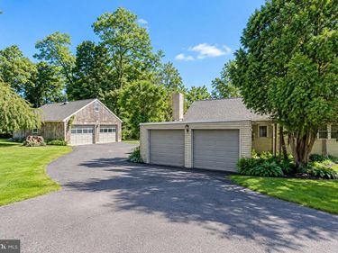 2160 WASSERGASS ROAD, HELLERTOWN, PA 18055
