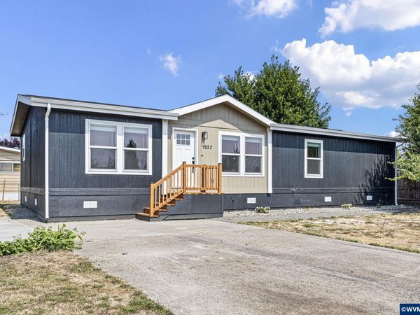 1527 NW 3rd St, McMinnville, OR 97128
