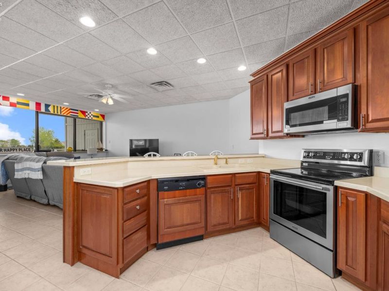 1556 NW Catawba Road, Unit F, Port Clinton, OH 43452 Photo 12