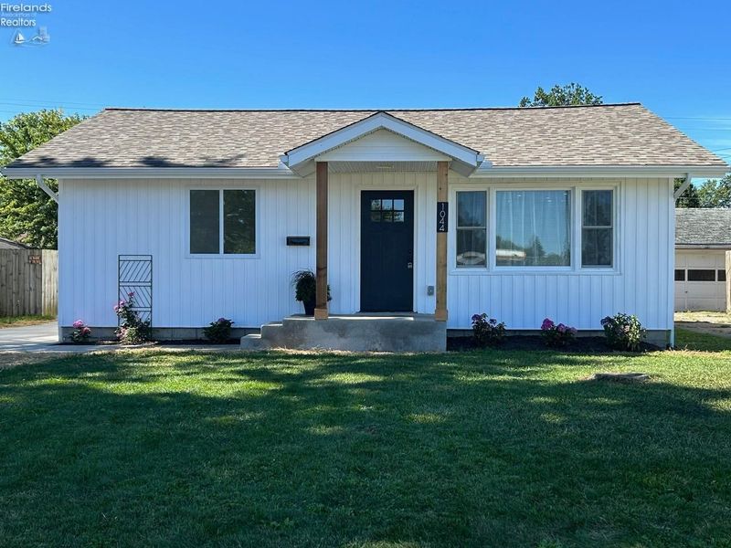 1044 Decatur, Vermilion, OH 44089 Photo 1
