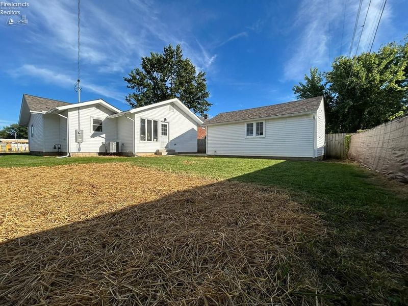 1044 Decatur, Vermilion, OH 44089 Photo 24