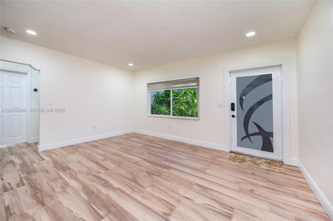 589 Miller Dr , Miami Springs, FL 33166 Photo