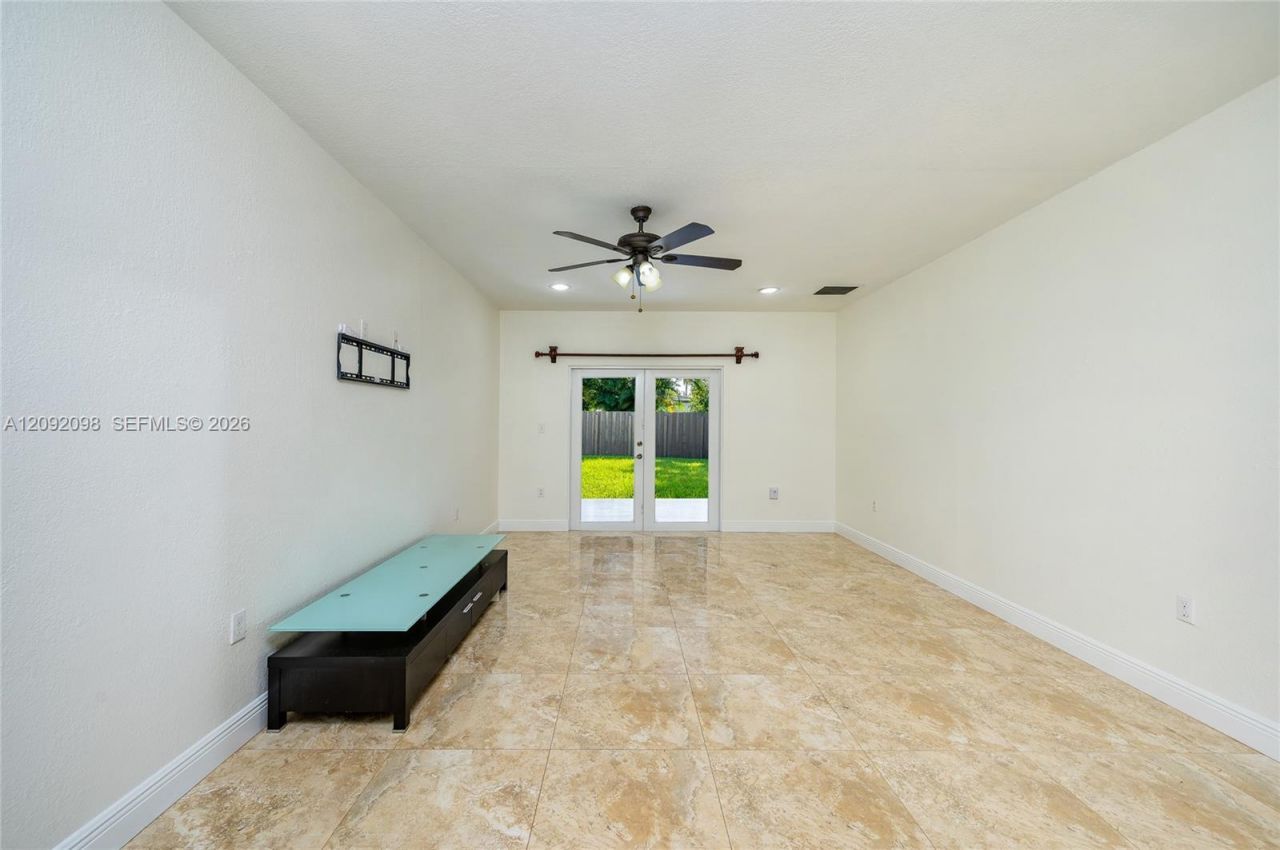 589 Miller Dr , Miami Springs, FL 33166 Photo