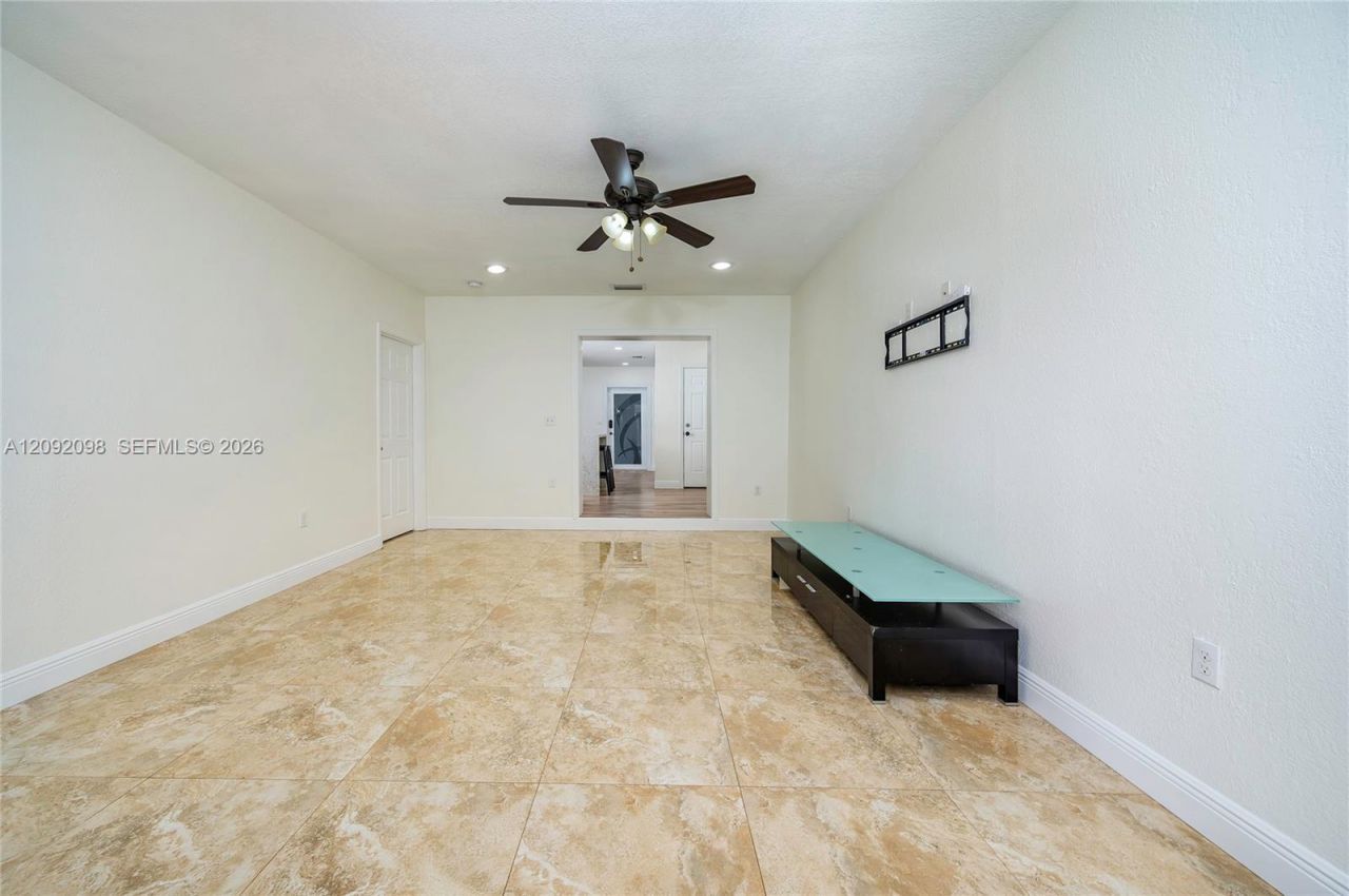 589 Miller Dr , Miami Springs, FL 33166 Photo