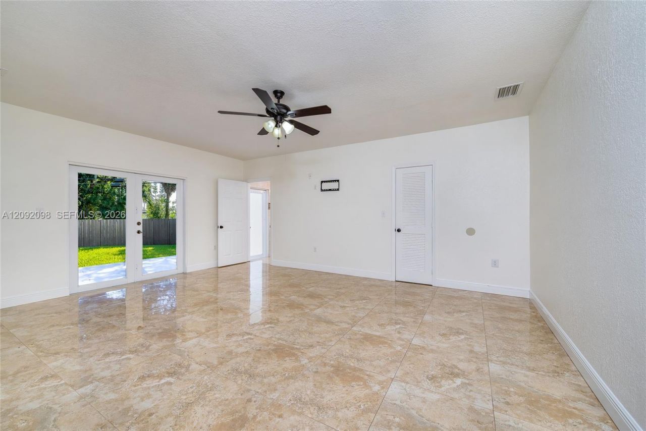 589 Miller Dr , Miami Springs, FL 33166 Photo