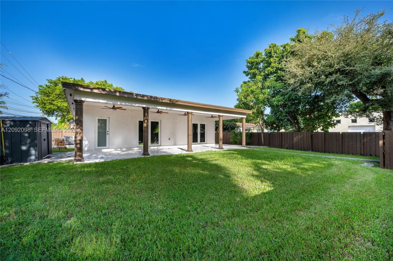 589 Miller Dr , Miami Springs, FL 33166 Photo