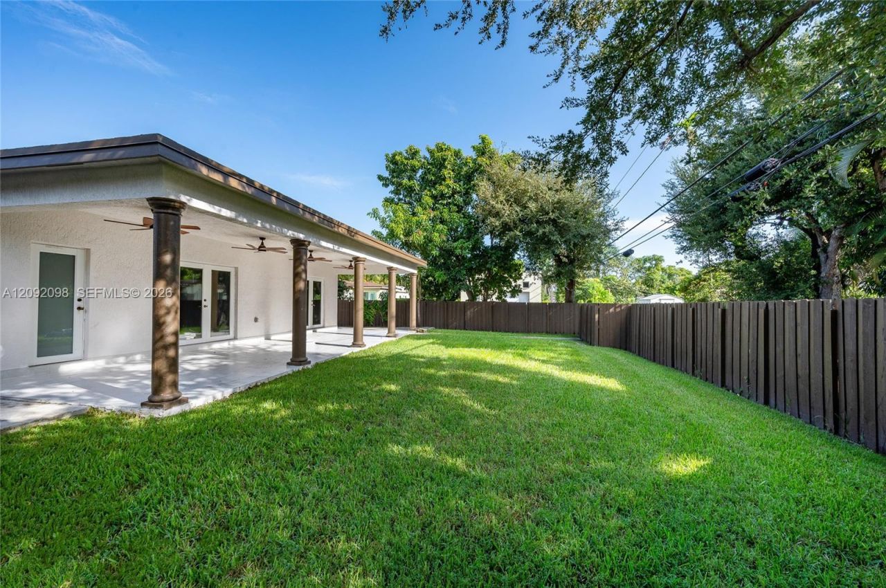 589 Miller Dr , Miami Springs, FL 33166 Photo