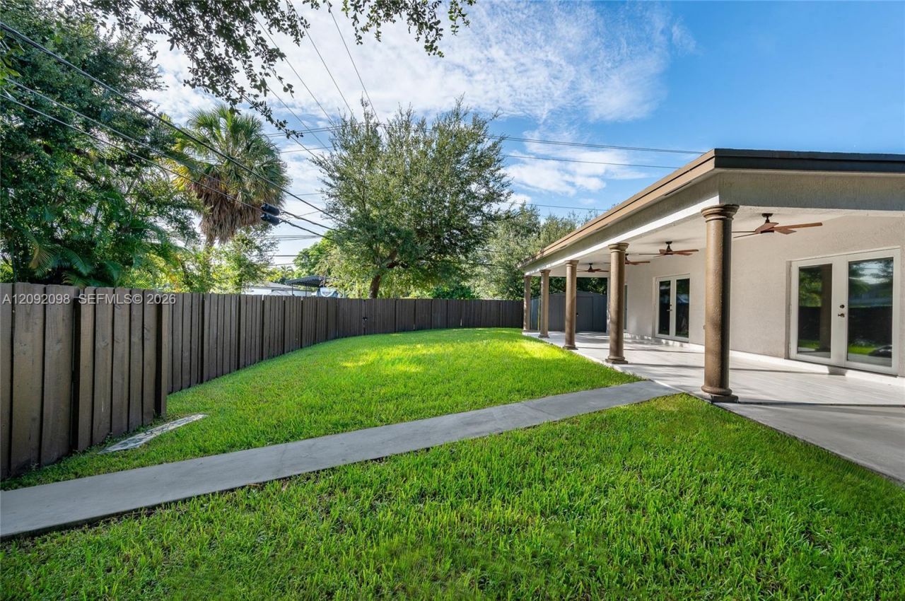 589 Miller Dr , Miami Springs, FL 33166 Photo