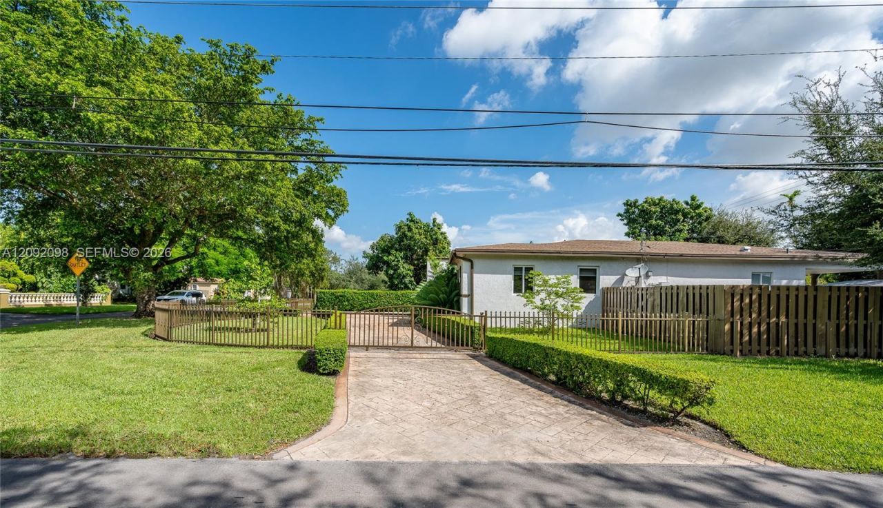 589 Miller Dr , Miami Springs, FL 33166 Photo