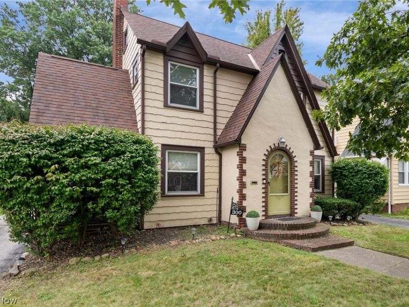 300 E 216th Street, Euclid, OH 44123 Photo 1