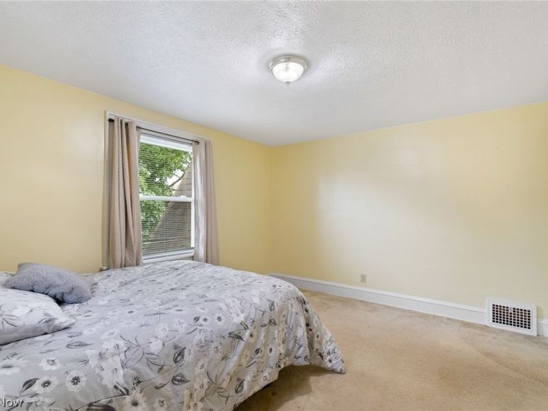 300 E 216th Street, Euclid, OH 44123 Photo 17