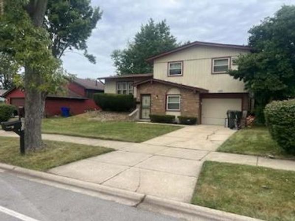 4900 Imperial Drive , Richton Park, IL 60471