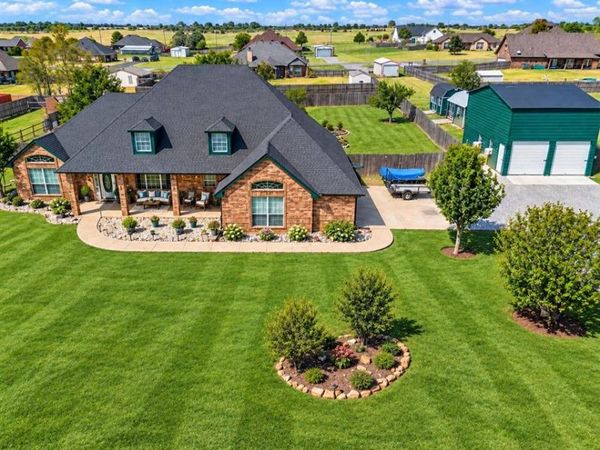 296 Prairie View Drive, Elgin, OK 73538