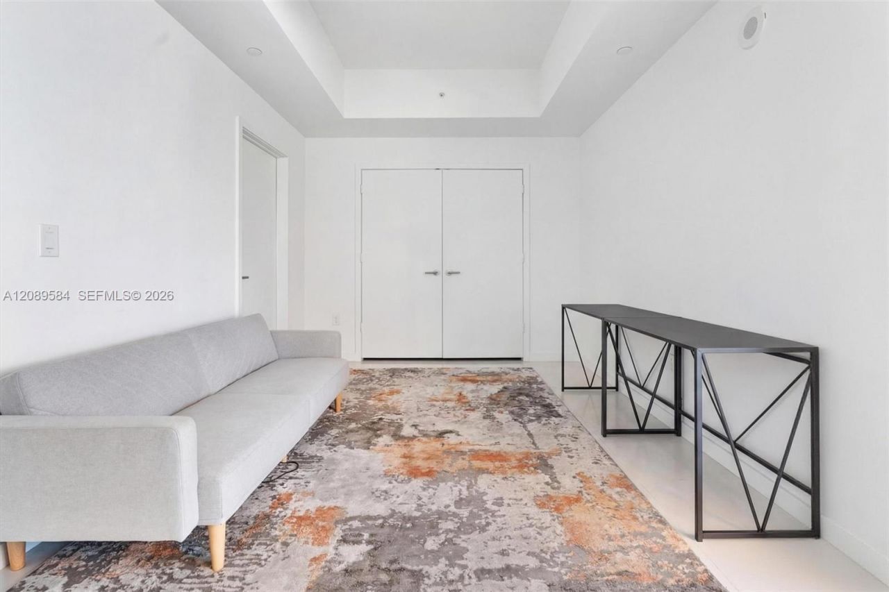 851 NE 1st Ave , Unit 1712, Miami, FL 33132 Photo