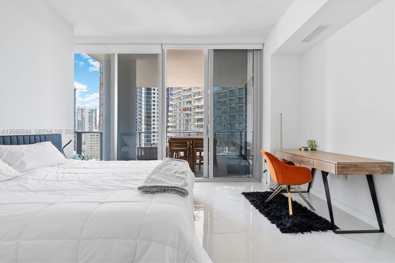 851 NE 1st Ave , Unit 1712, Miami, FL 33132 Photo