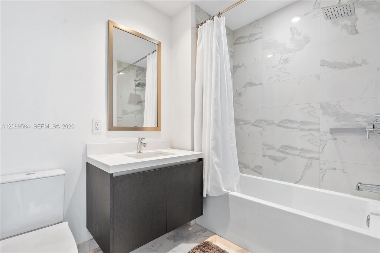 851 NE 1st Ave , Unit 1712, Miami, FL 33132 Photo