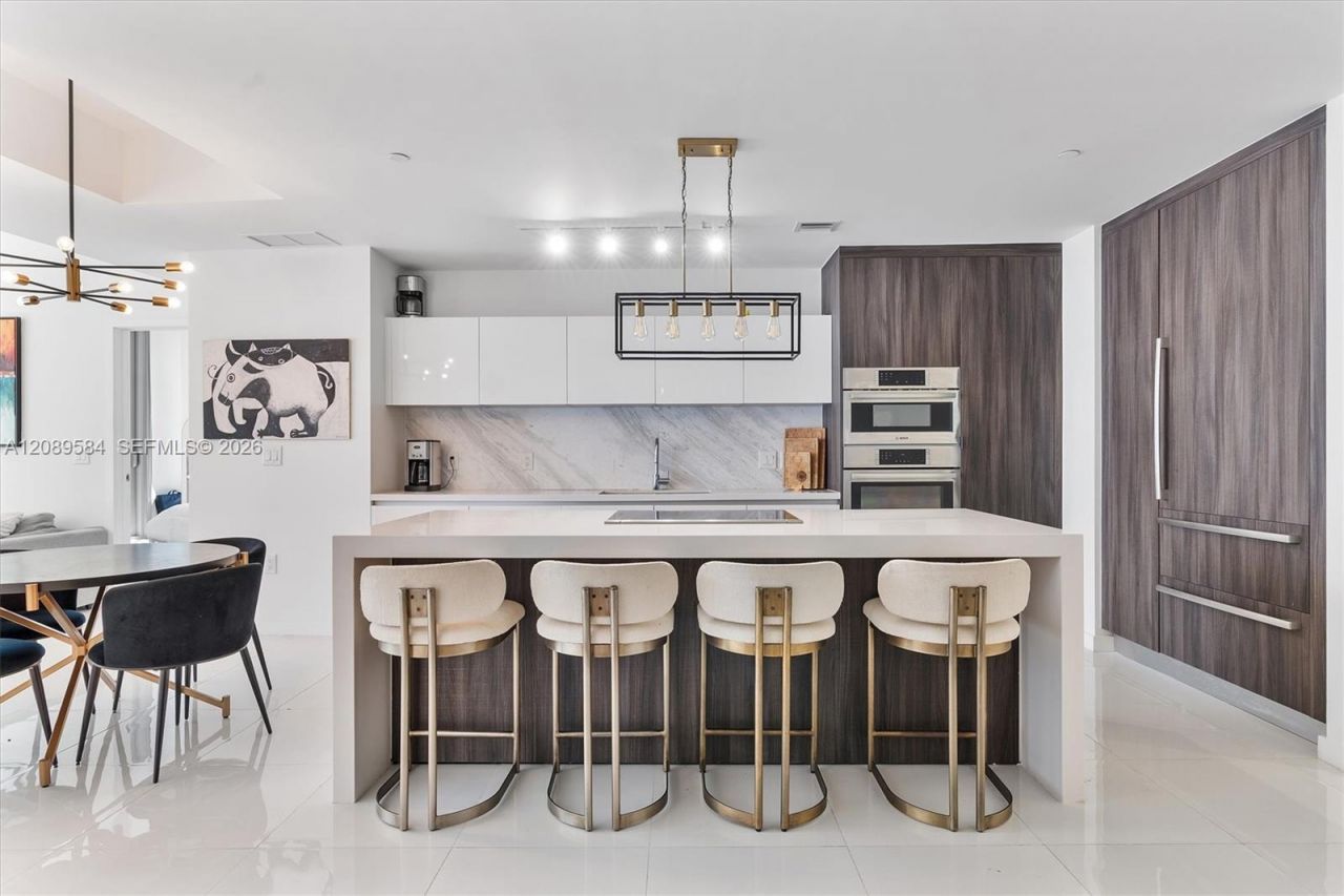 851 NE 1st Ave , Unit 1712, Miami, FL 33132 Photo