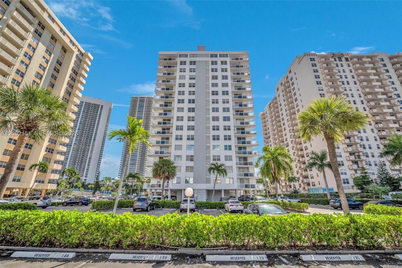 1849 S Ocean Dr, Unit PH3, Hallandale Beach, FL 33009 Photo