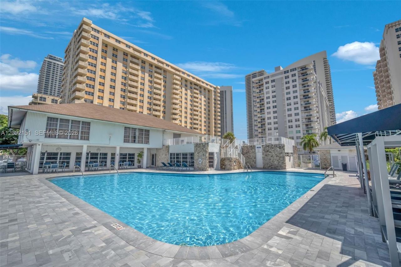 1849 S Ocean Dr, Unit PH3, Hallandale Beach, FL 33009 Photo