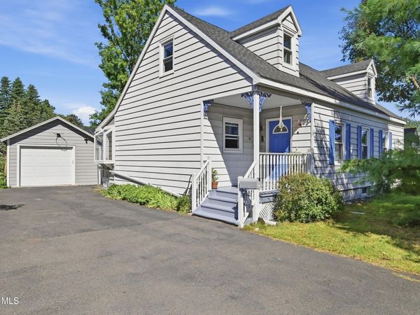41 Park Avenue, Latham, NY 12110