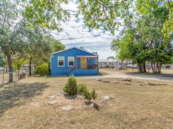 1505 Sycamore, Bandera, TX 78003
