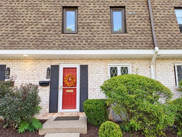185 Porter Lake Dr, Unit 185, Springfield, MA 01106