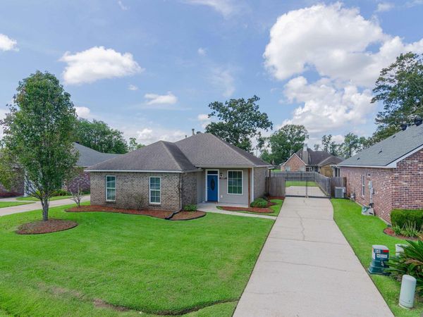 14297 Whispering Oaks Dr, Gonzales, LA 70737
