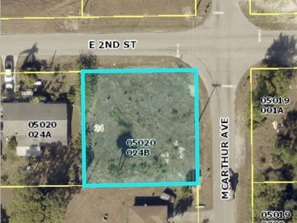 2706 E 2nd ST, LEHIGH ACRES, FL 33936
