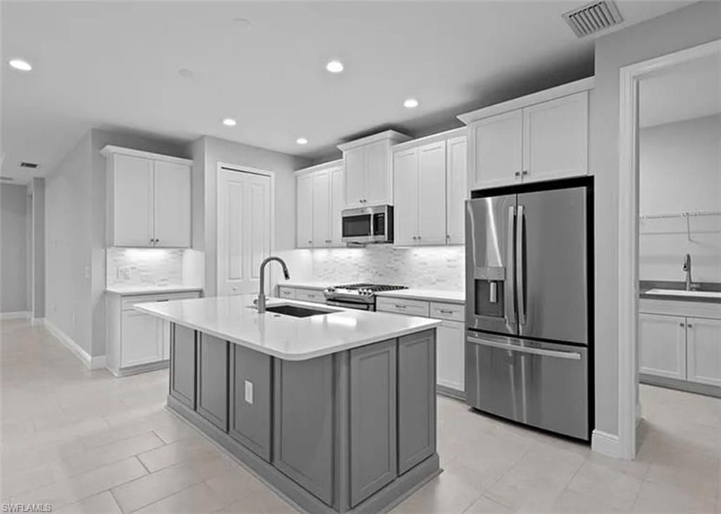 4636 Skysail Dr , Naples, FL 34120 Photo
