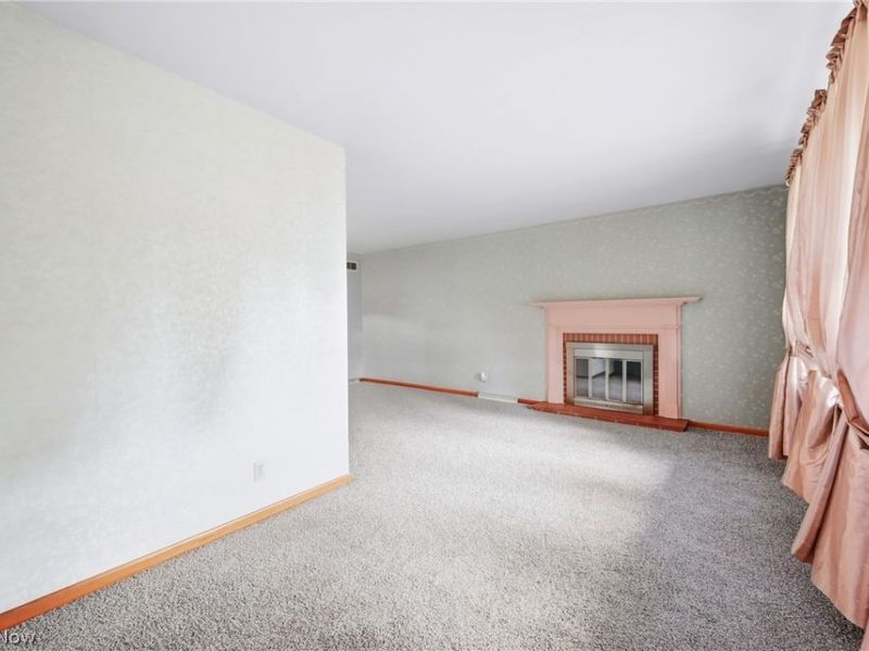 1889 Lancaster Drive, Youngstown, OH 44511 Photo 12