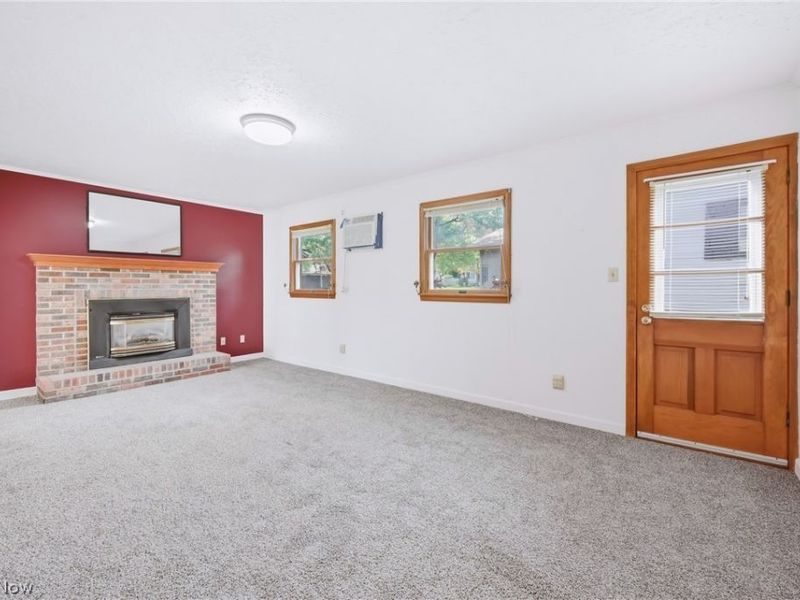 1889 Lancaster Drive, Youngstown, OH 44511 Photo 4