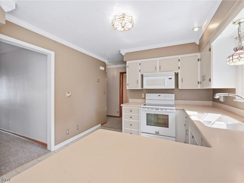 1889 Lancaster Drive, Youngstown, OH 44511 Photo 7
