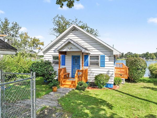 24998 Lakeshore Drive, Dowagiac, MI 49047