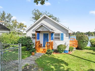 24998 Lakeshore Drive, Dowagiac, MI 49047