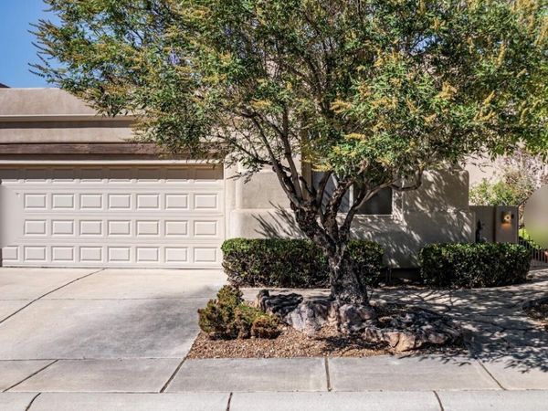8805 Desert Fox Way NE, Albuquerque, NM 87122