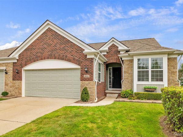 49502 Lakewood Street , Unit 93, Macomb Township, Mi 48042