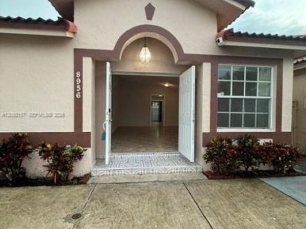 8956 NW 120th St, Unit 60, Hialeah Gardens, FL 33018