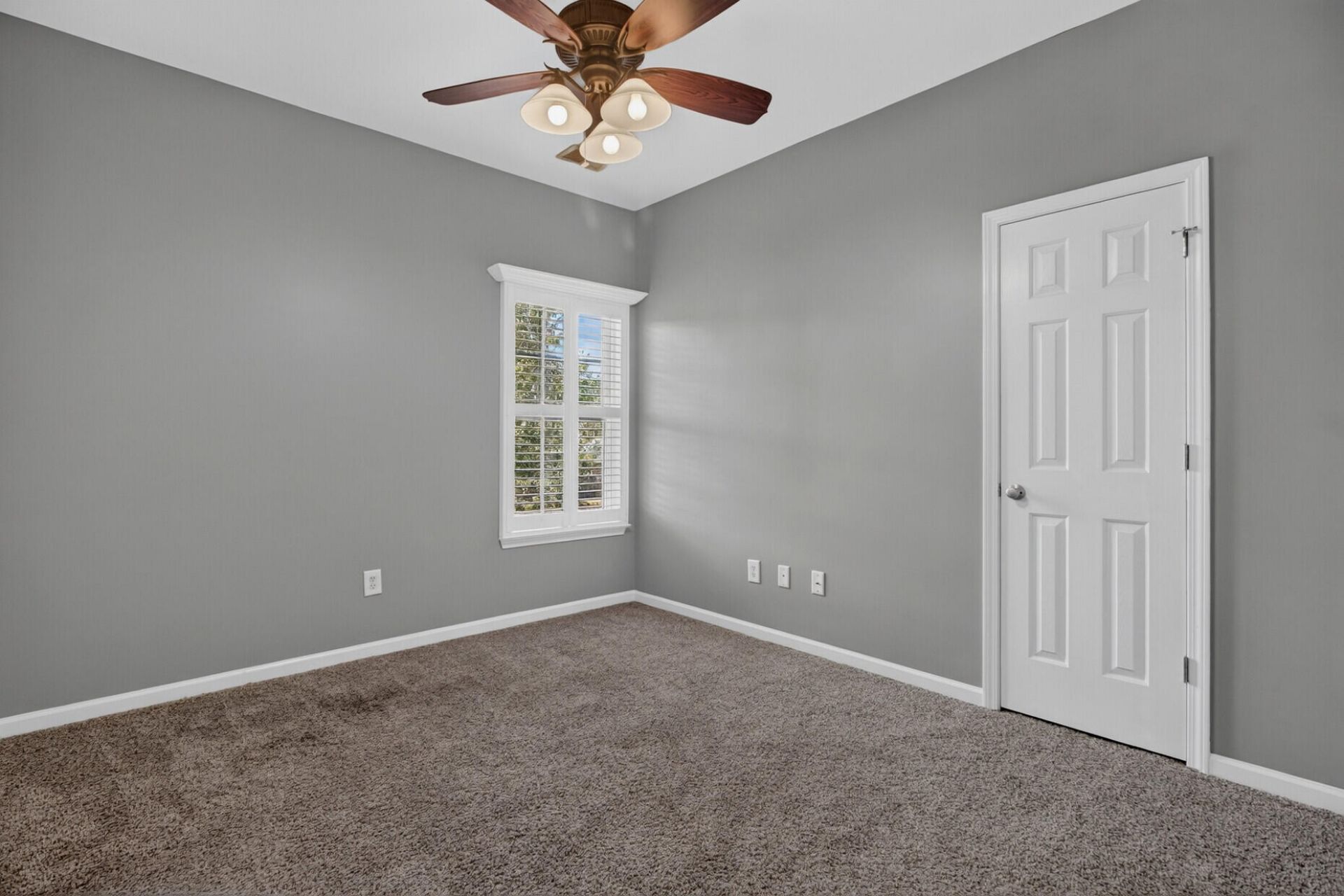 5236 Lenora Drive Photo 28