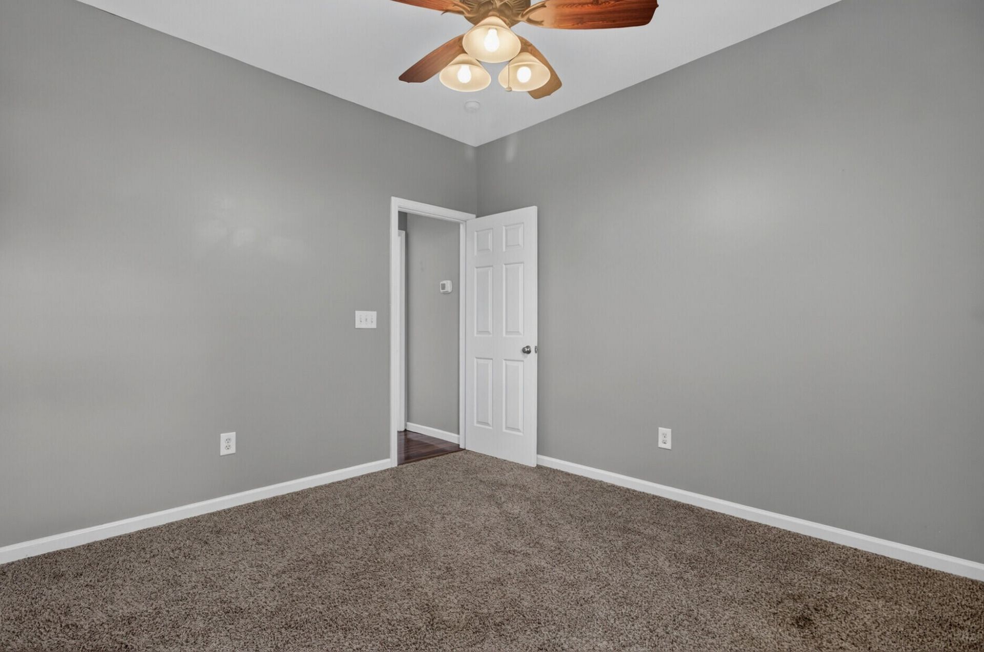 5236 Lenora Drive Photo 29