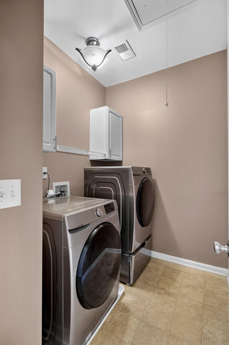 5236 Lenora Drive Photo 30