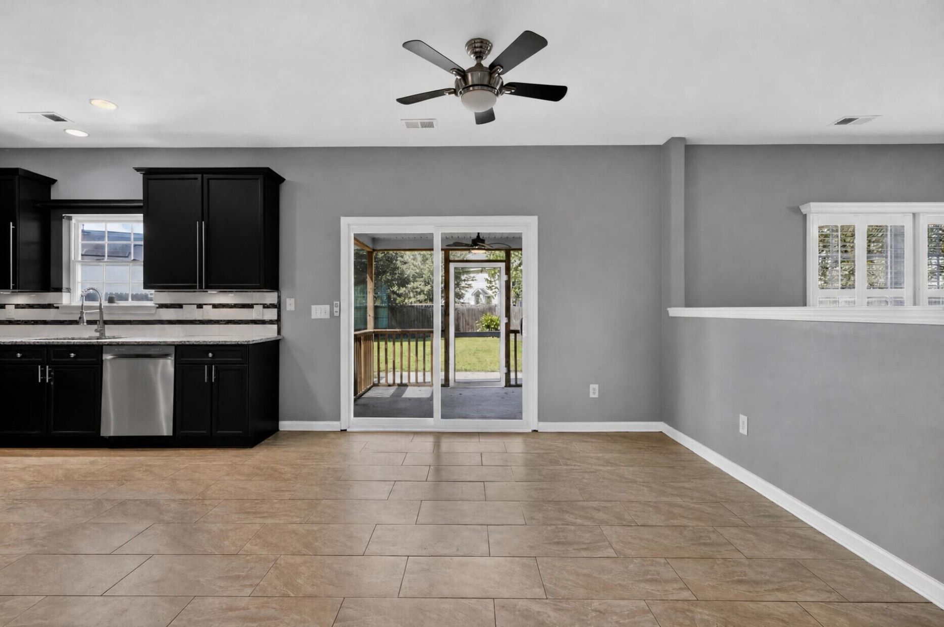 5236 Lenora Drive Photo 9