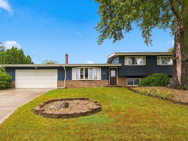 1956 Tilbury Road, Waterloo, IA 50701