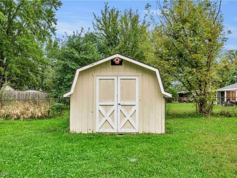 12437 National Drive, Grafton, OH 44044 Photo 26