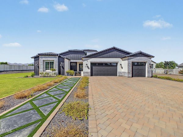 10114 S 32nd Drive, Laveen, AZ 85339